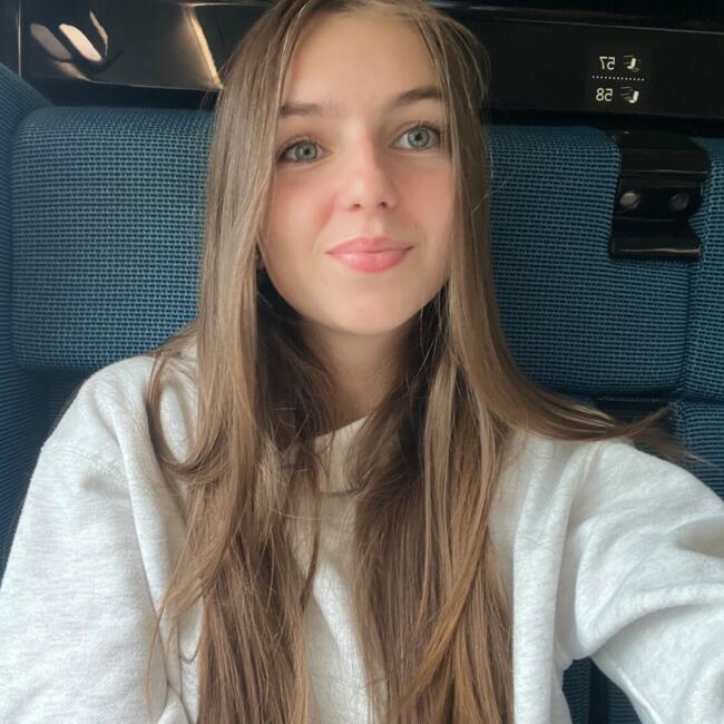 Babysitter in Saint-Jean-de-Luz: Emily