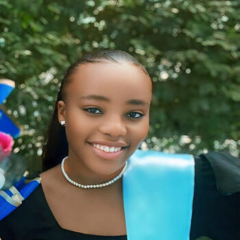 Babysitter in Viana do Castelo: Elena