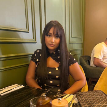 Babysitter in Paris: Douha