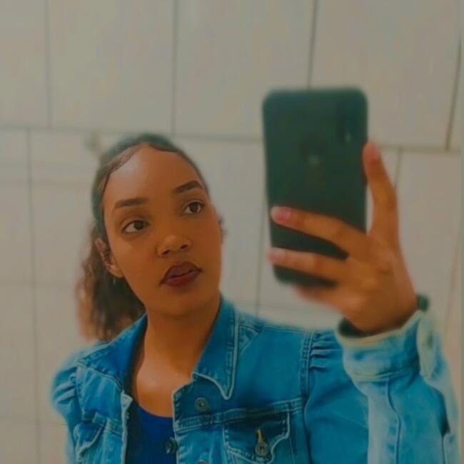 Babysitter in Uberlândia: Jackeline