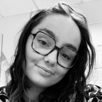 Babysitter in Saint-Jean-de-Braye: Eva