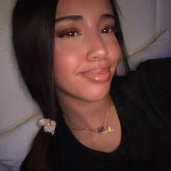 Babysitter in Creil: Nesrine