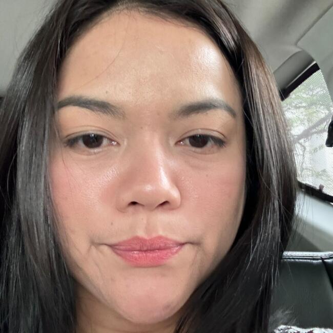 Babysitter in Singapore: Elaine