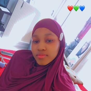 Babysitter in Rennes: Hawa