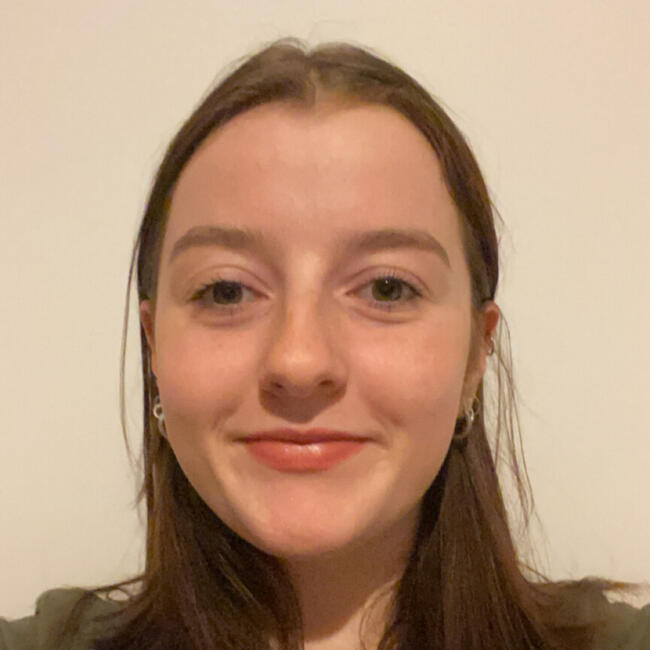 Babysitter in Ballarat: Ruby