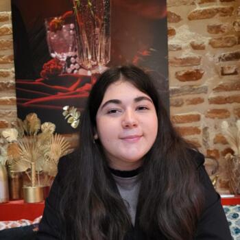 Babysitter in Gaillac: Lola