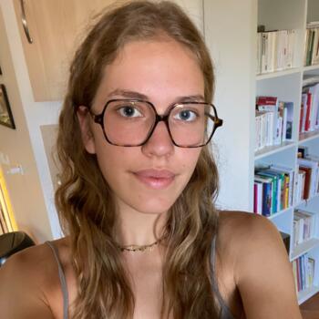 Babysitter in Frontignan: Coline