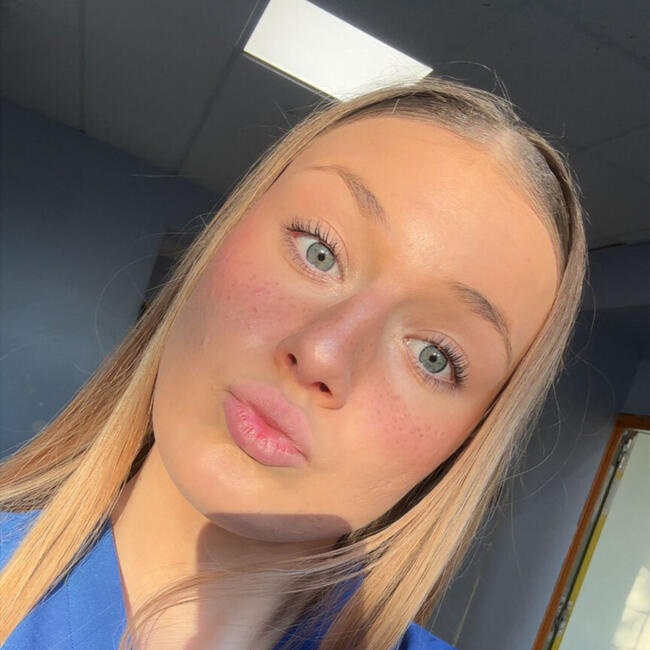 Babysitter in Périgueux: Eva