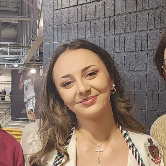 Babysitter in Commerce City: Angie