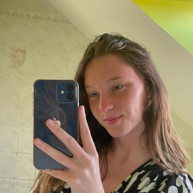 Babysitter in La Bigottière: Laura