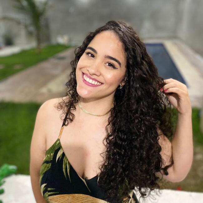 Babysitter in Curitiba: Thifanny Lorraynne