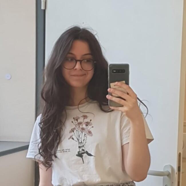 Babysitter in Glasgow: Agathe