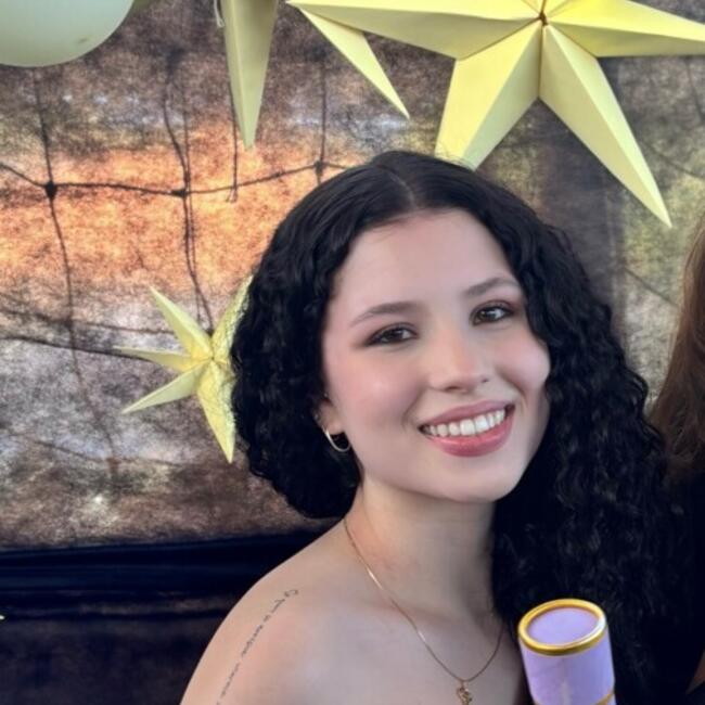 Babá em Balneário Camboriú: Mariê