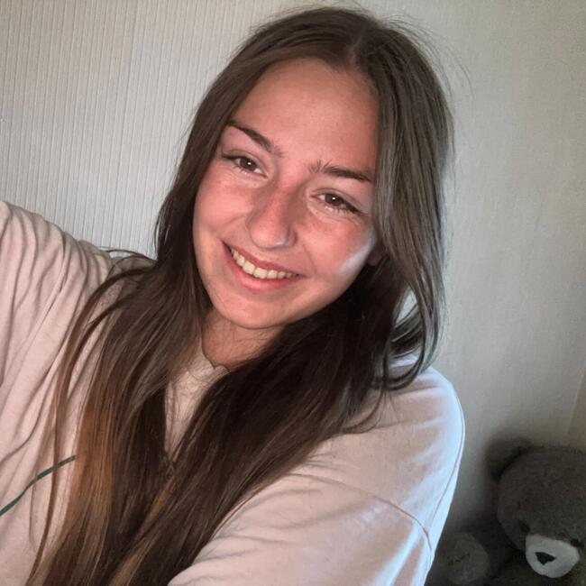 Babysitter in Terrasson-Lavilledieu: JEANNE