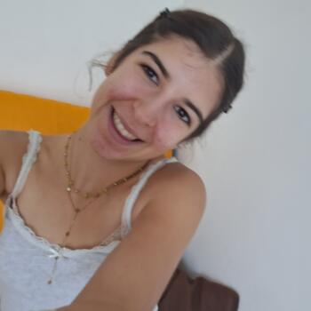 Babysitter in Anglet: Claire