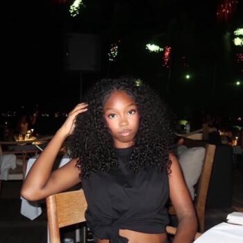 Babysitter in Cannes: Allyssa