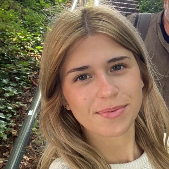 Canguro en Castellón de la Plana: Noa