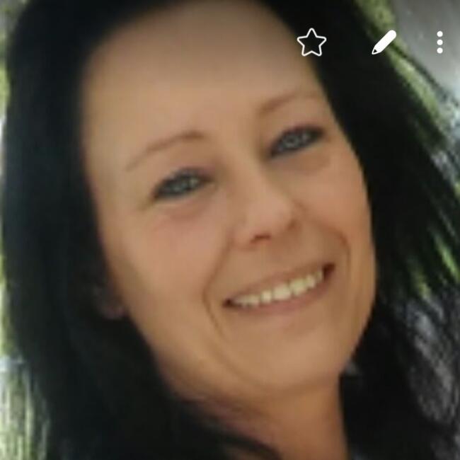 Babysitter in Agía Paraskeví (Αττική): Bella