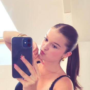 Babysitter in Châteaugiron: Louise