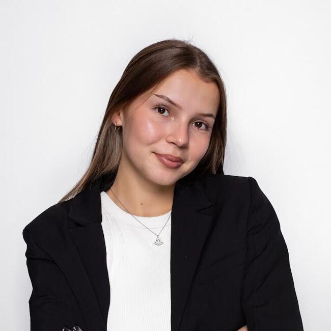Baby-sitter à Paris: Anastasia
