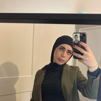 Babysitter in London: Chaimaa