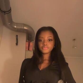 Babysitter in Anderlecht: Tadette Julia