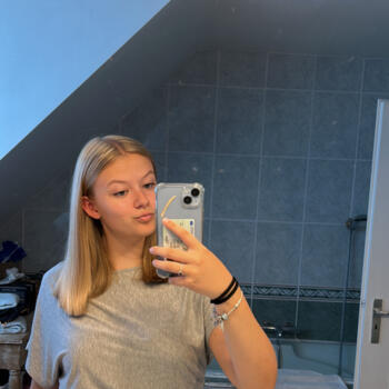 Babysitter Dion-le-Mont: Emeline