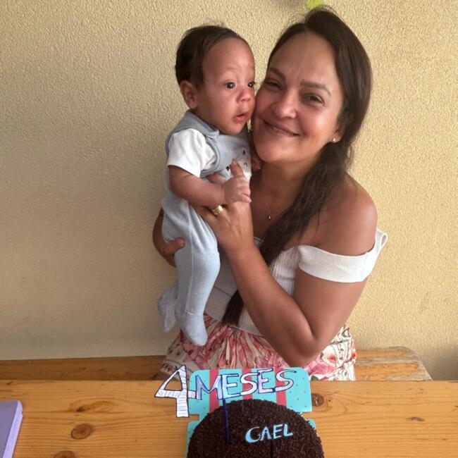 Trabalho de babysitting em Redondos: Elayne