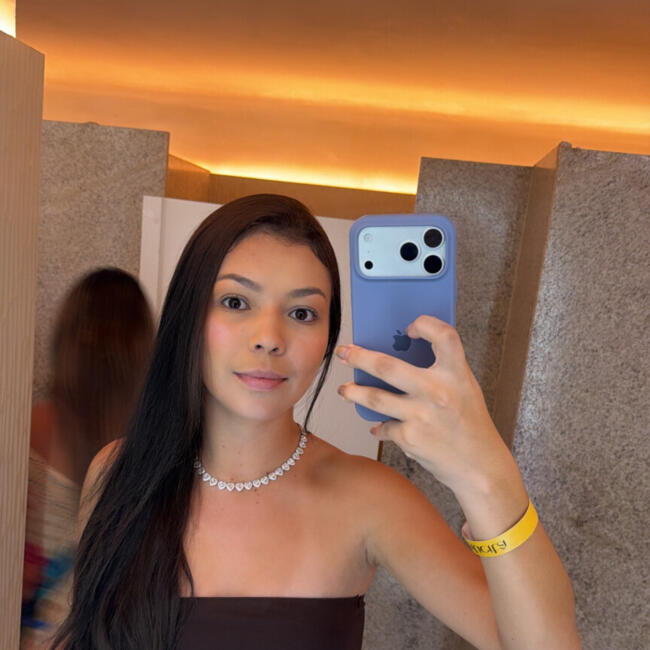 Emprego de babá em Varginha: Francielly