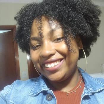 Babysitting job in Ribeirão Preto: babysitting job Julie