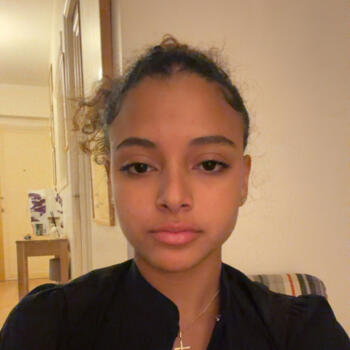 Babysitter in Paris: Celia