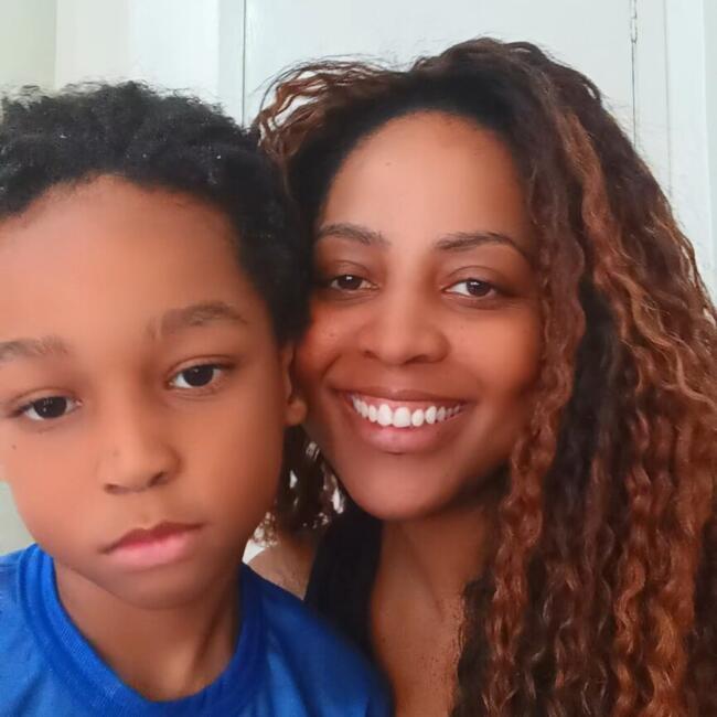 Emprego de babá em Manaus: Camila