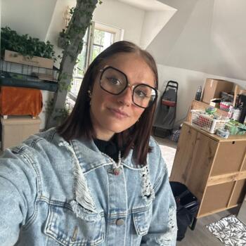 Babysitter in Uzerche: Cynthia