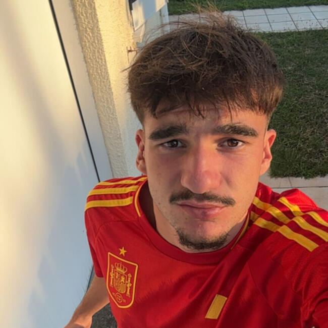 Babysitter in Arpajon-sur-Cère: Kayliann