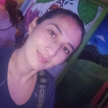 Trabajo para niñera en Neiva: trabajo de niñera Nathalie