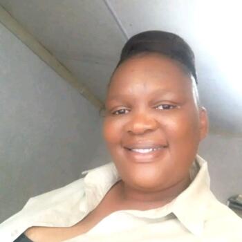 Babysitter Newcastle: Ntokozo