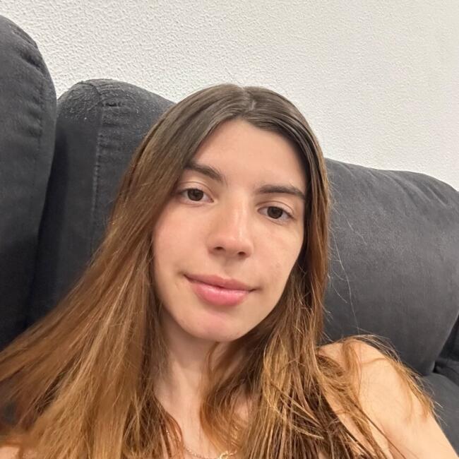 Babysitter in Sarilhos Pequenos: Ana