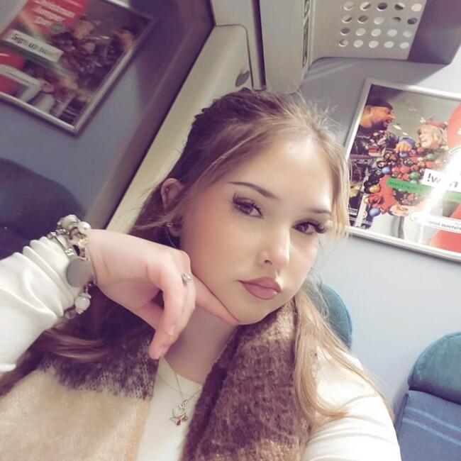 Babysitter in Croydon: Paulina