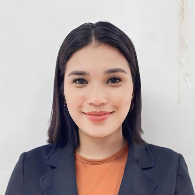 Babysitter in Dubai: Melody