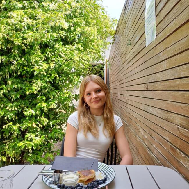 Babysitter in Mortsel: Jana
