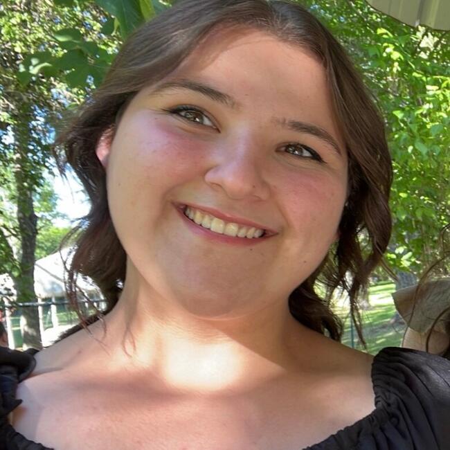 Babysitter in Mercedes: Regina