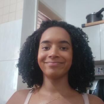 Babysitter in Salvador: Stephanie