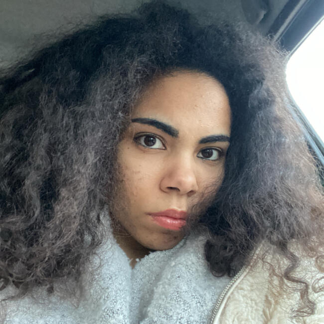 Babysitter in Chemillé-Melay: Yasmine