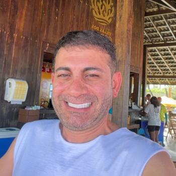 Emprego de babá em Foz do Iguaçu: emprego de babá Chadi