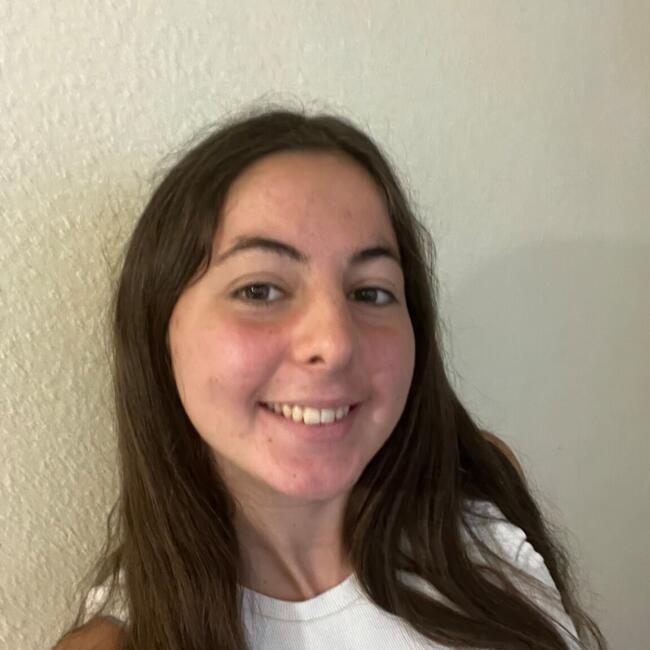 Babysitter in Plieux: Naomi