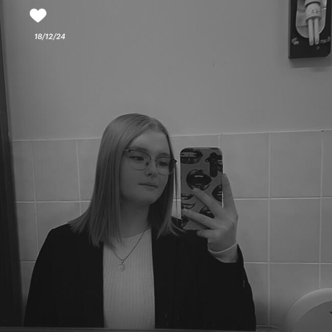 Babysitter in Bertrix: Eva