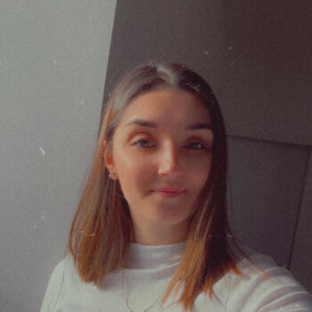 Babysitter in Bourbriac: Manon