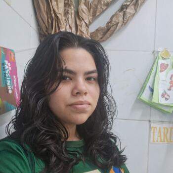 Babysitter in Horizonte: Camila