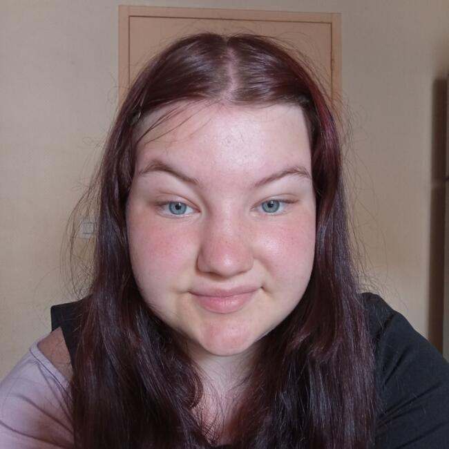 Babysitter in Vénès: Krystal