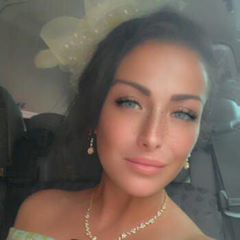 Babysitting job in Heckmondwike: babysitting job Emma